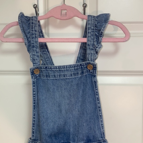 H&M Ruffle Overalls - Picture 2 of 13